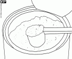 Een blikje melkpoeder met de maatlepel, ook bekend als gedehydrateerde melk. De melkpoeder heeft dezelfde eigenschappen van natuurlijke melk, maar heeft een andere smaak, heeft een zeer lange houdbaarheid en moeten worden gemengd met water